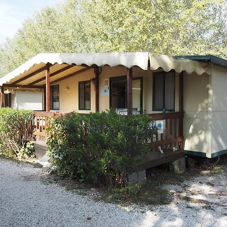 Comfortabele Familie Chalets Met Veranda Incl Airco Dichtbij Zee! В'яреджо Екстер'єр фото