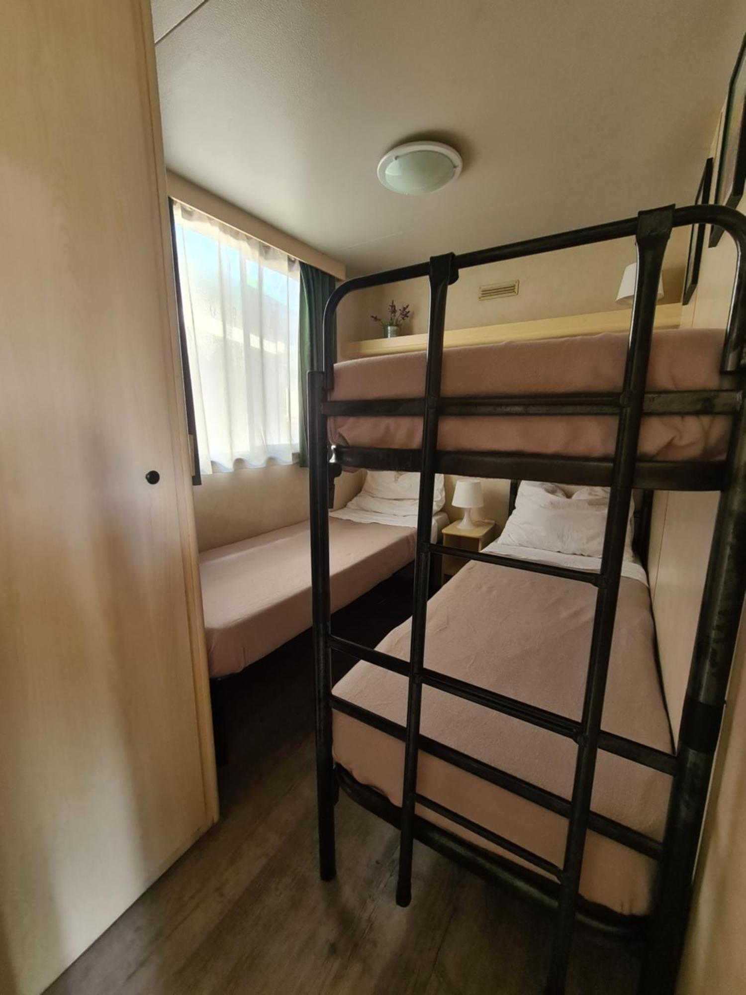Comfortabele Familie Chalets Met Veranda Incl Airco Dichtbij Zee! В'яреджо Екстер'єр фото